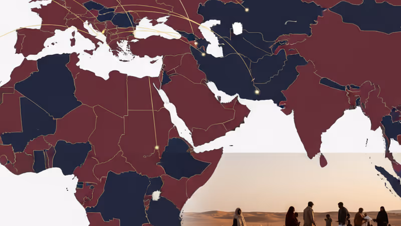 葉門荷台達地區等待領取糧食救濟物資的民眾