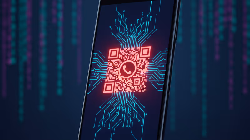 不審なQRコードが表示されたスマートフォンの画面とサイバー攻撃のイメージ