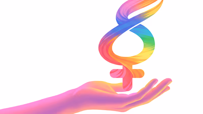 그린베이 경찰 로고와 논란이 된 극우 상징 문신이 대조된 이미지