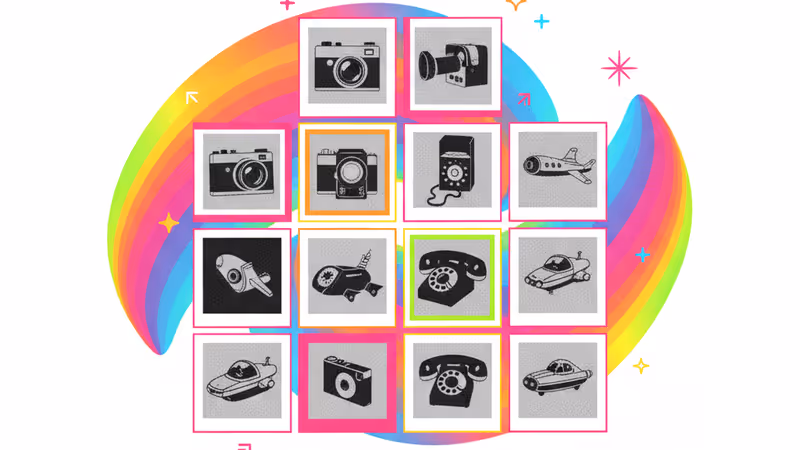 歴史的な写真が置かれた古いデスクの風景