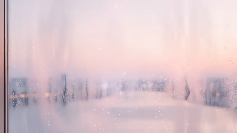 漢江が見える豪華なマンションの窓辺と冬の景色