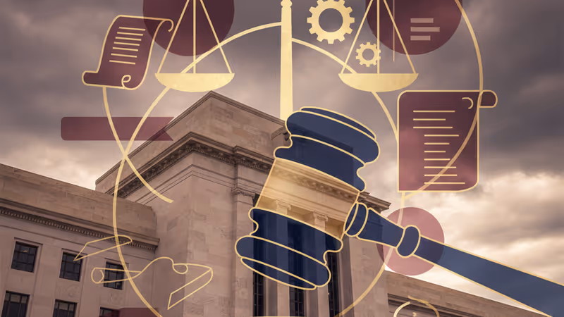 법적 조사를 상징하는 저울과 세계 지도 배경