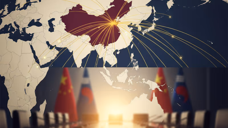 한중 양국의 국기가 배경에 배치된 현대적인 회담장 전경