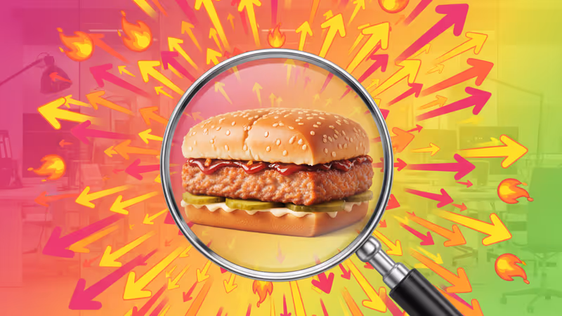 법봉 옆에 놓인 맥도날드 맥립 샌드위치