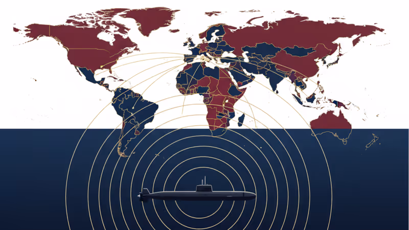 북한, 핵잠수함 선체 공개…한반도 '수중 군비 경쟁' 서막