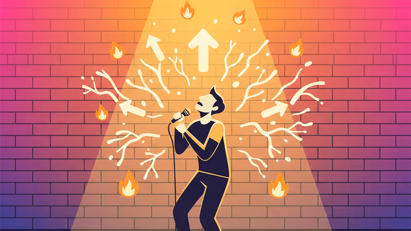 トーク番組で未公開コントについて語る笑顔のキーナン・トンプソン